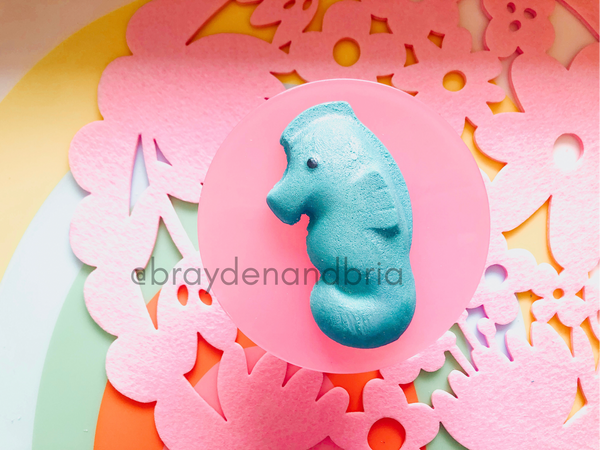 Seahorse Bubble Bath Bomb w/ surprise colors